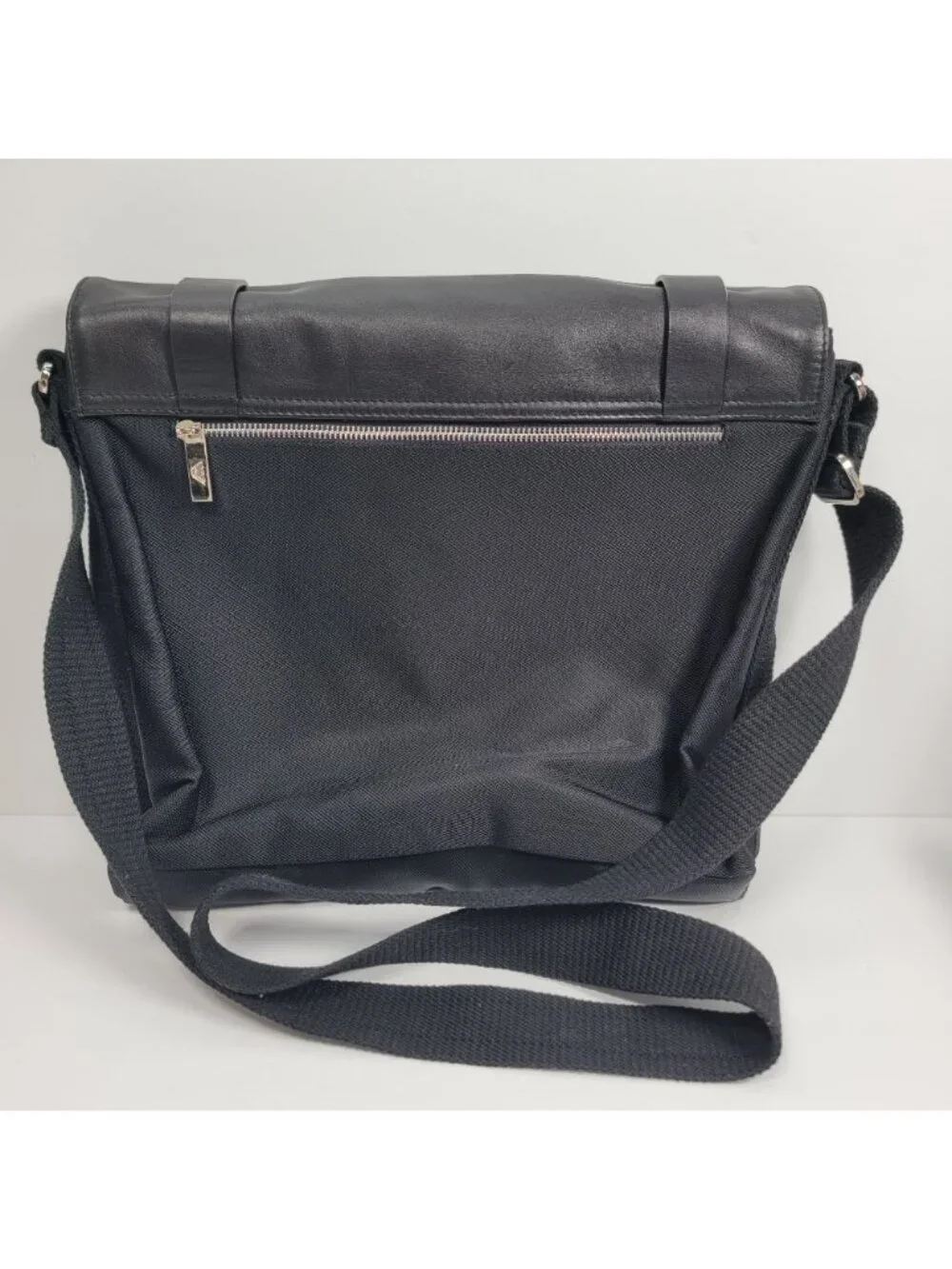 Giorgio Armani Men’s Brown Leather Shoulder Bag Messenger Briefcase NWT
